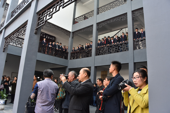 水乡风情 花草精神——董怀勇花鸟画艺术展在兴化板桥纪念馆开幕