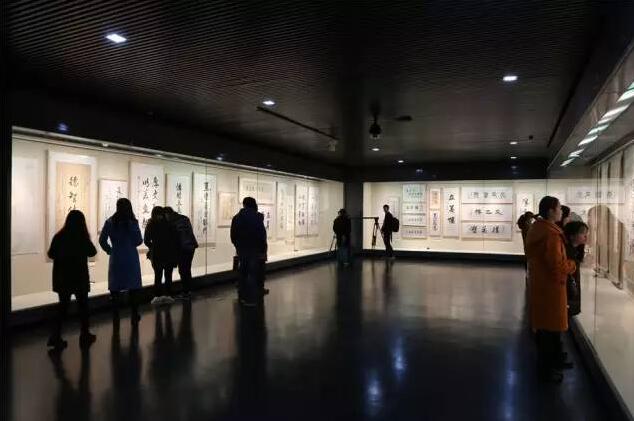 南京市宁海中学美术教育三十周年艺术作品展在省美术馆开幕