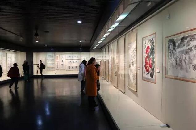 南京市宁海中学美术教育三十周年艺术作品展在省美术馆开幕