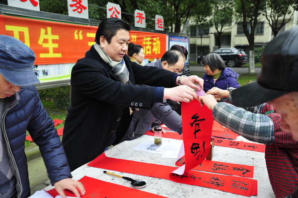 千灯“三下乡”伴百姓过幸福暖冬（图）