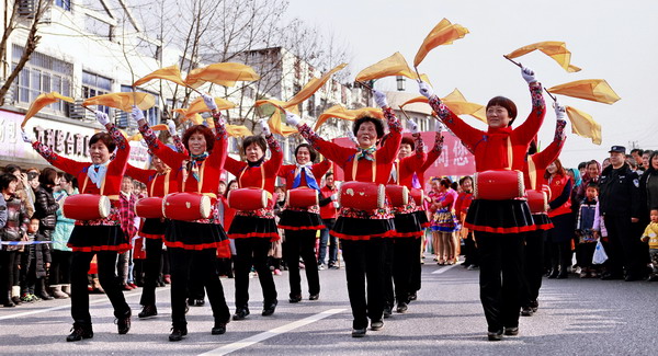 沙家浜镇举行民俗文艺团队大拜年活动（组图）