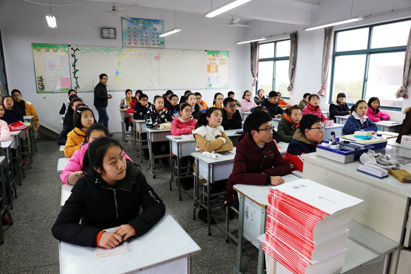 昆山《雨花》品读会走进陆家中学（图）