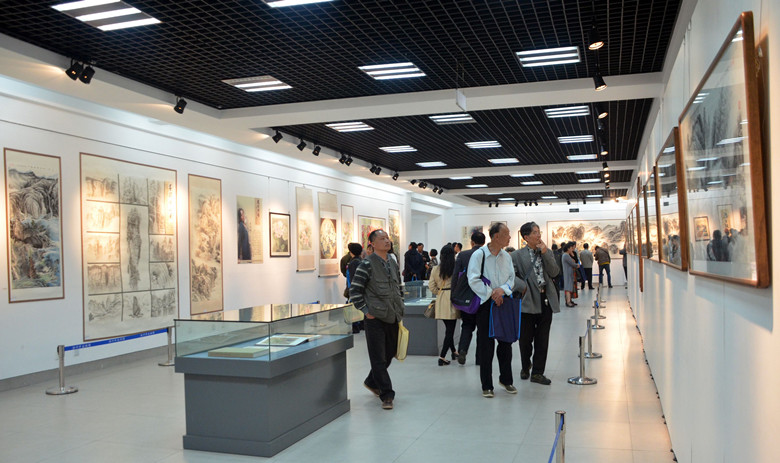 萧芝翔中国画作品展在扬州市文化馆开展