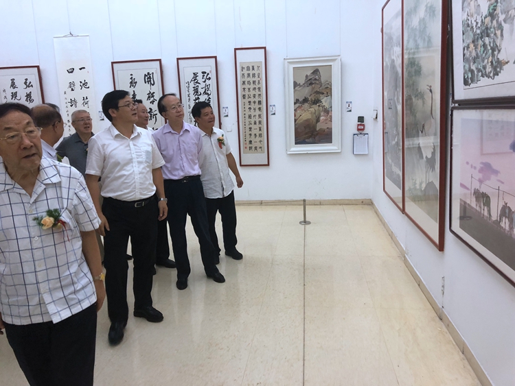 筑梦新时代 共抒燕赵情——中国梦·燕赵雄风全国中国画、油画作品展在石家庄市美术馆开幕