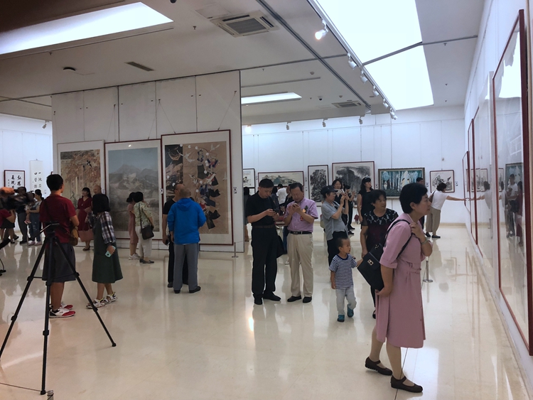 筑梦新时代 共抒燕赵情——中国梦·燕赵雄风全国中国画、油画作品展在石家庄市美术馆开幕